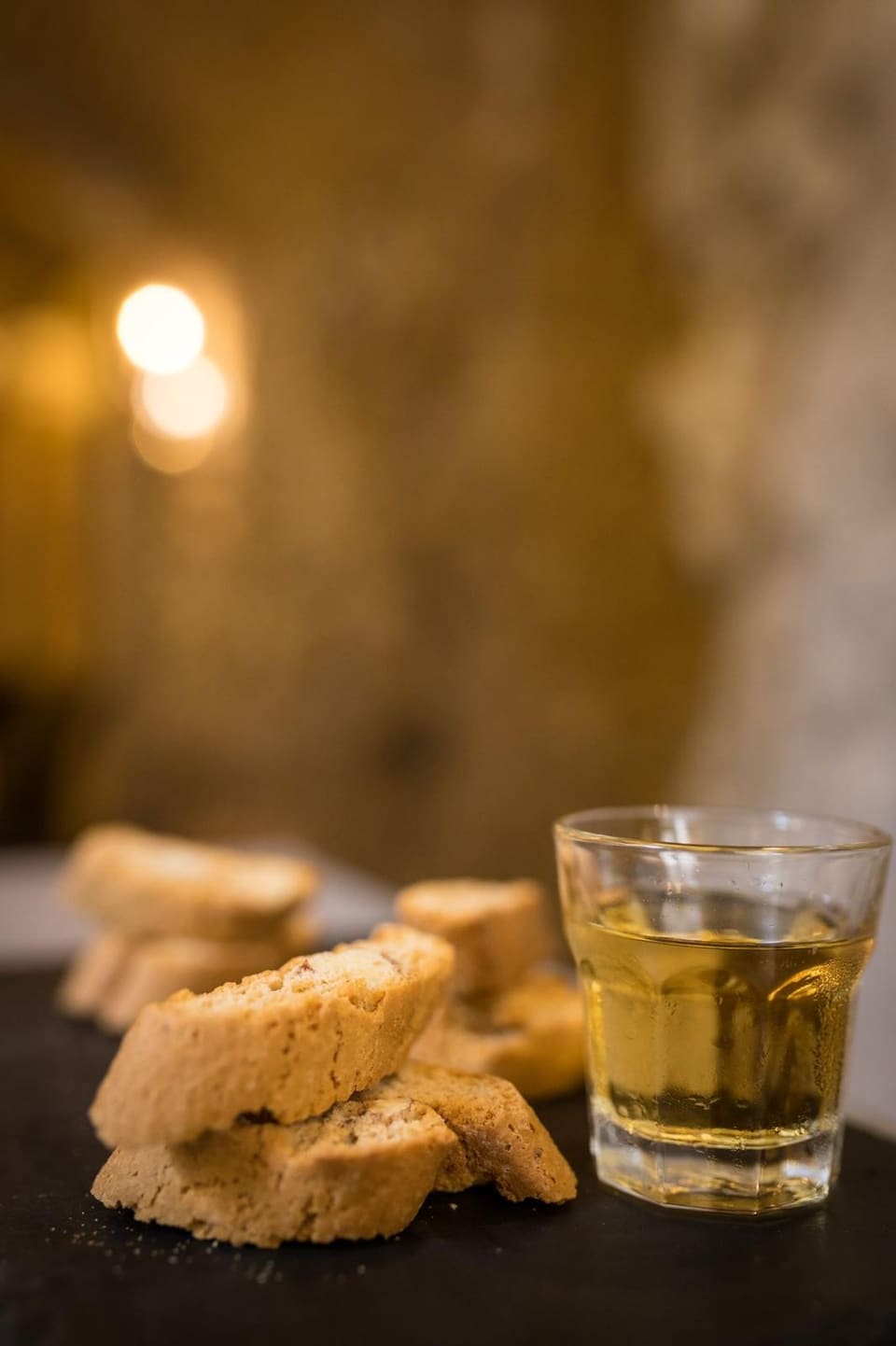 Cantuccini con passito — Il Gozzo, Salerno