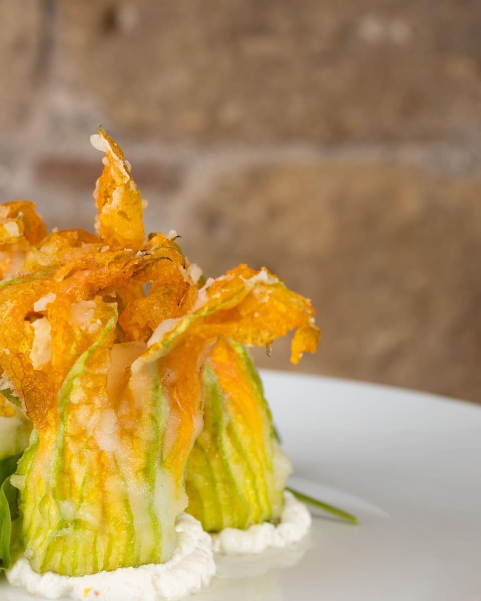 Fiori di zucca ripieni — Il Gozzo, Salerno